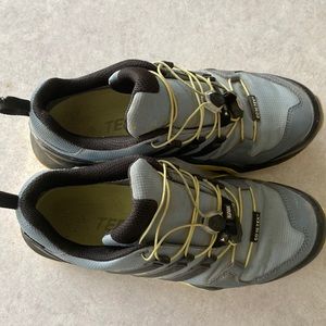 Adidas Terrex hiking shoes. Gore-Tex Size 7 women.